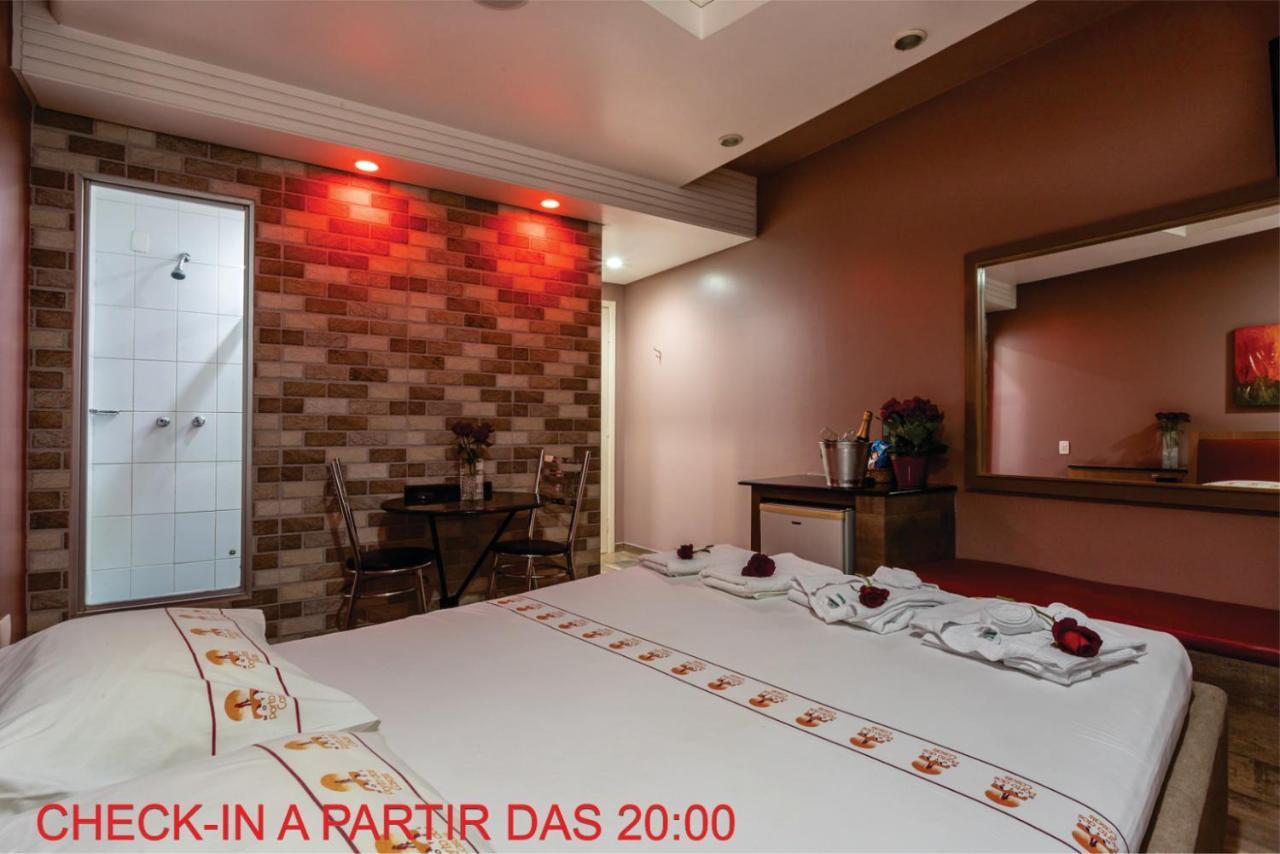 Motel Porto Dos Casais ปอร์โตอัลเลเกร ภายนอก รูปภาพ